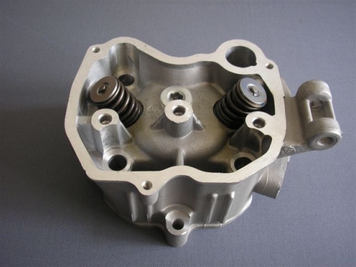 1372-Hengerfej Zongshen 250cc vízhűtéses kínai quad / dirt bike hengerfej - Image 1